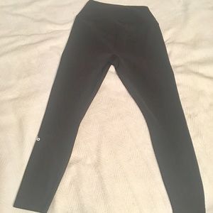 ALO Yoga Pants - Alo- High waisted Ripped Warrior ALO Yoga Pants - Alo- High waisted Ripped Warrior